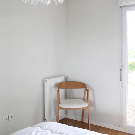 Spacious With Panoramic View Arcueil